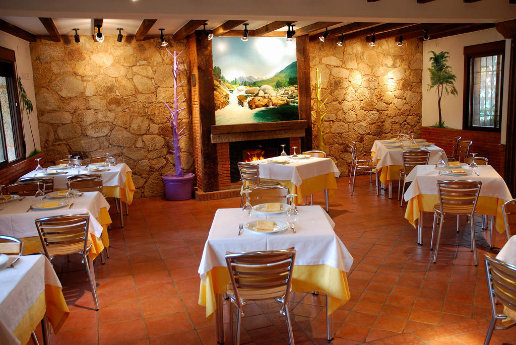 Hostal El Cardenillo Madrigal de la Vera Eksteriør billede